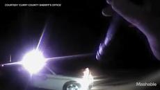 Ето как гол мъж краде патрулната кола пред очите на щатски полицай ! - Videoclip.bg