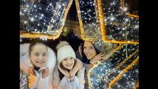 ПОДАРЪК ЗА КОЛЕДА  - Веси Пашалиева, Яна Боярова, Михаела Николова - Videoclip.bg