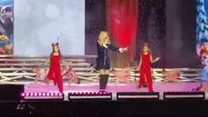 Росица Кирилова, Ева Хаджийска и Харитина Иванова (2025) - Мики Маус - Videoclip.bg