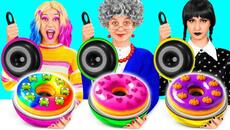 Уэнсдей срещу баба Готварско Предизвикателство | Удивителни Рецепти за Кухня PaRaRa Challenge - Videoclip.bg