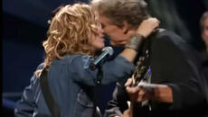 Kris Kristoffersons Song With Sheryl Crow Live - Me and Bobby McGee - BG Субтитри - Videoclip.bg