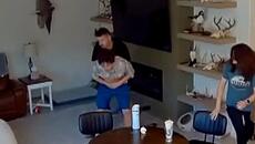 Dad Saves Choking Teenage Son With Heimlich Maneuver - Videoclip.bg