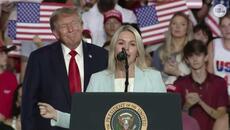At Donald Trump's Myrtle Beach rally, Karoline Leavitt gets thanked and is brought on stage - Videoclip.bg