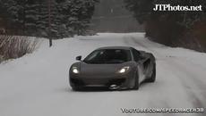 Забавление на сняг с Mclaren приключва бързо - Videoclip.bg