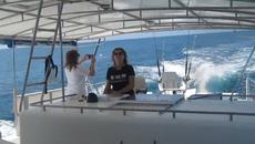 На лодка край Малдивите - Videoclip.bg