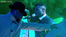 Ricky Wilson and Emmanuel Nwamadi perform Crazy - The Voice UK 2015- The Live Final - BBC One - YouTube - Videoclip.bg