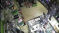 Нагли крадли в Плевен (ВИДЕО) - Videoclip.bg