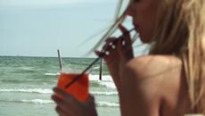Свежо лятно!!!! Sasha Lopez Feat. Ale Blake - Girls Go La (2015 Video) - Videoclip.bg