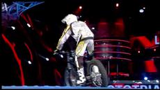 The most jumps between containers on trial motorcycles - Classics - Videoclip.bg
