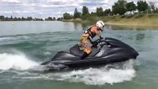 Управляване на един от най-мощните джетове Yamaha Turbo T3 - Videoclip.bg