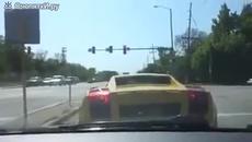 Вижте как се кара Lamborghini в Русия!!! Голям смях - Videoclip.bg
