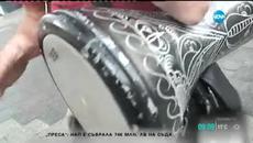 Музикант свири в центъра на Пловдив, за да плати осигуровките си - Videoclip.bg