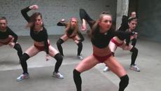 Секси момичета яко New twerk dance - Videoclip.bg