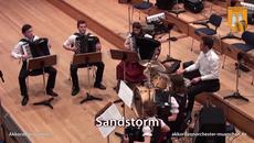 Акордеонисти изпълняват песента Sandstorm по един уникален начин. - Videoclip.bg