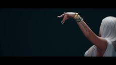 Премиера 2015/ Naya - Μην ακούς κανέναν - Naya - Min akous kanenan - Official Video Clip - Videoclip.bg