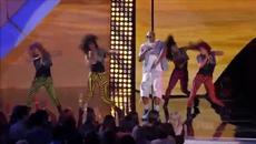 Тейлър Суифт танцува! На живо! Flo Rida feat. Stayc Reigns - Whistle - Wild Ones - Videoclip.bg