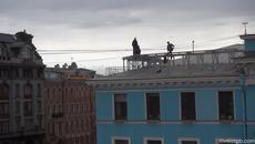 Екстремно преминаване по токова жица в Русия - Санкт Петербург | видео - Videoclip.bg