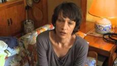 Съдби на Кръстопът - Майка се грижи за бебето на малолетната си дъщеря - Videoclip.bg