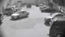 Вижте този мъж как си отмъсти на момичето, което взе паркинг мястото му - Videoclip.bg