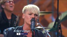 P!nk Performs 'Today's the Day' ,2015 - Videoclip.bg