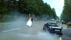 Вижте невероятно! Ето това е сватба в Руски стил (ВИДЕО) - Videoclip.bg