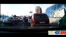 Агресията на пътят - Videoclip.bg