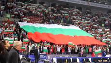 13 000 пеят химна на България в Арена Армеец - Videoclip.bg
