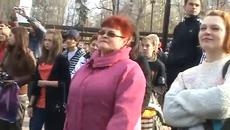 Тази баба е влезнала яко във филмa - Смях :d (ВИДЕО) - Videoclip.bg