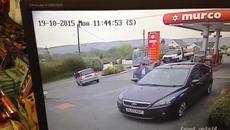 Вижте как 80 годишна жена прави опасна маневра, но овладява положението - Videoclip.bg