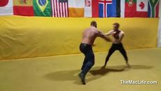 Най - силният човек на света срещу Мма боецът Connor Mcgregor Conor McGregor vs The Mountain (Game of Thrones) - Videoclip.bg