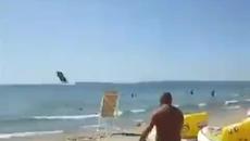 Такова Чудо можете да видите само на плажа в България! Гледайте го какво направи!!! - Videoclip.bg