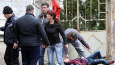 Шокираща агресия! Жесток побой в центъра на Враца завърши със смъртта на 18-годишен младеж посред бял ден - Videoclip.bg