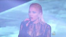 Gwen Stefani - The 43rd Annual American Music Awards Hdtv - Videoclip.bg