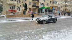 Вижте всички са на кънки... Коли, Камиони и Автобуси - Videoclip.bg
