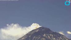 Зрелищно изригване на вулкан в Аляска / 28.03.2016 Pavlof An Alaskan Volcano Erupted On Sunday - Videoclip.bg