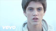 Хлапе с Уникален Глас - Roger - Undo - Videoclip.bg