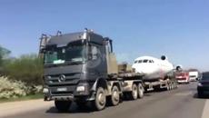 Самолет се движи по магистрала! Днес самолетът на Тодор Живков пътува към музея на авиацията - Videoclip.bg