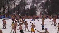 Стотици караха ски по бански заради рекорд - Videoclip.bg