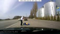 Урок по неправилно пресичане или просто агресия   - Videoclip.bg