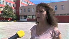 Третокласник хвърля в ужас родители и учители в димитровградското училище „Пенчо Славейков". - Videoclip.bg