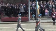 В уникален парад армията ни демонстрира силата си - Videoclip.bg