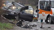 Тежка катастрофа - Двама загинаха след челен удар край Сунгурларе - Videoclip.bg