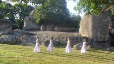 В Очакване на Джулай - Тракийски ритуали 2016 оживяха на залез слънце на Бегликташ - Videoclip.bg