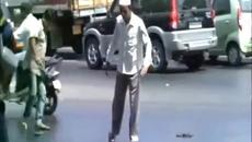 Асфалта в Индия се топи в резултат на рекордно високите температури! - Videoclip.bg