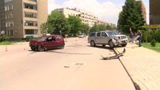 Три жени в болница след катастрофа в Казанлък (Видео) - Videoclip.bg