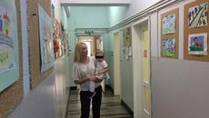 Страховито! Дете нахапа друго в детската ясла - медицинската сестра е уволнена - Videoclip.bg