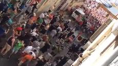 Безредици на световто в Марсилия ! УЕФА Евро 11.06.2016 Фенове от Англия и Русия се бият преди мача Русия - Англия - Videoclip.b