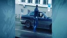 Руснак потанцува, докато чака на червен светофар - Videoclip.bg