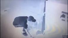 Мъж удари джакпота... по банкомат (ВИДЕО) - Videoclip.bg