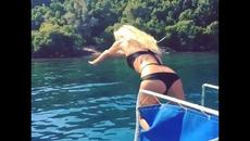 Swimming time - Videoclip.bg
